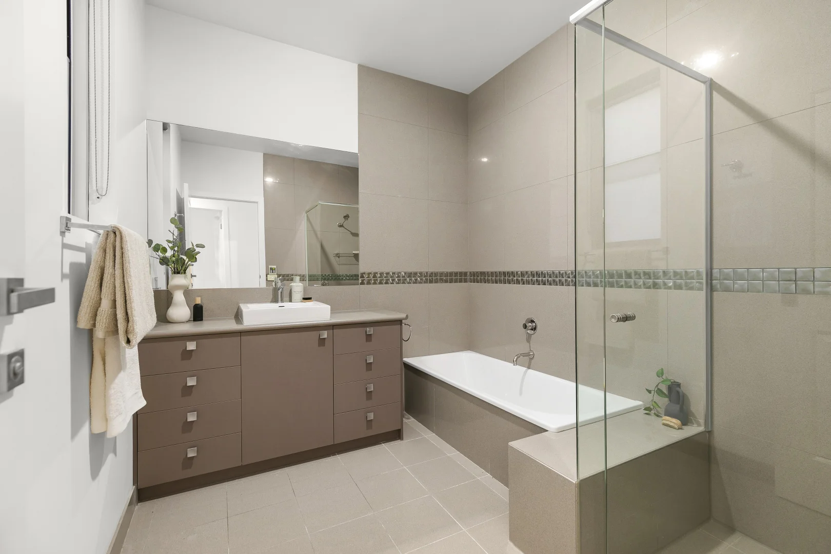 Additional image 10 of 2/38 Amiet Street, Greensborough VIC 3088