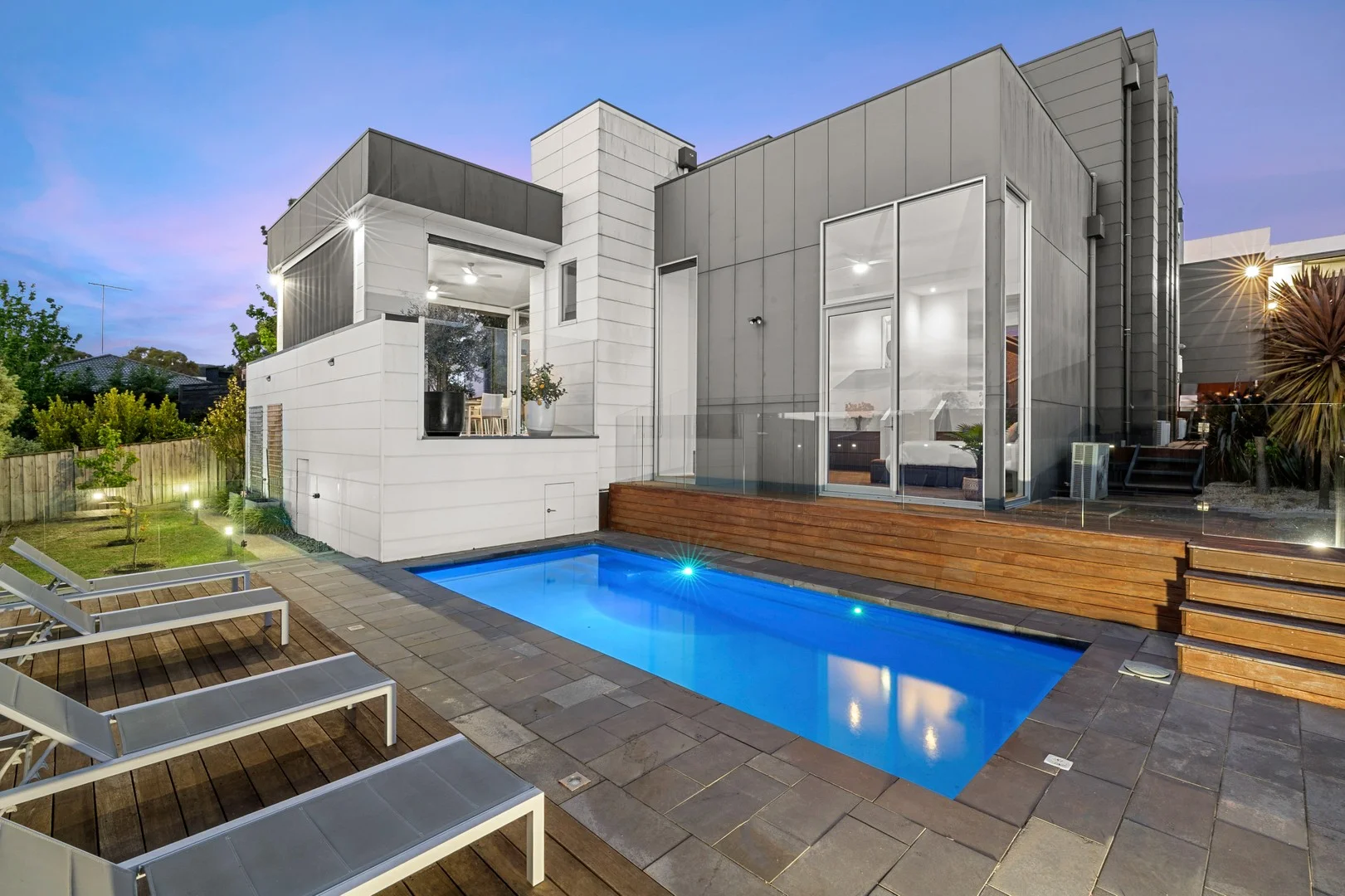 9 Stoneleigh Crescent, Highton VIC 3216