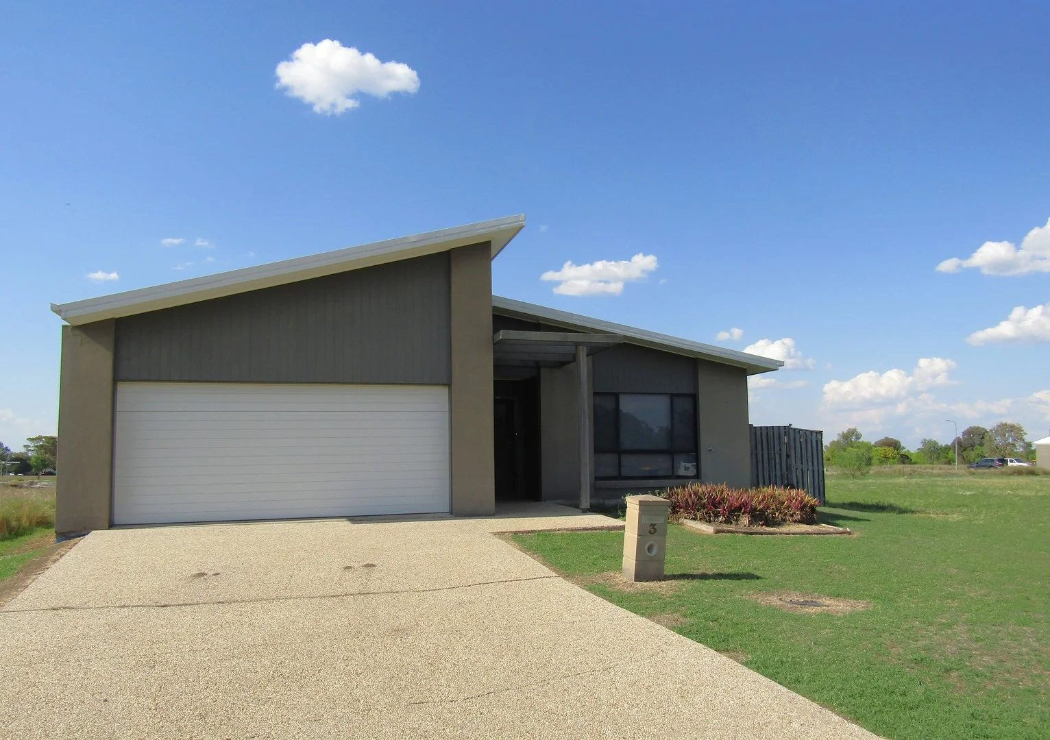 3 Jarrott Street, Blackwater QLD 4717