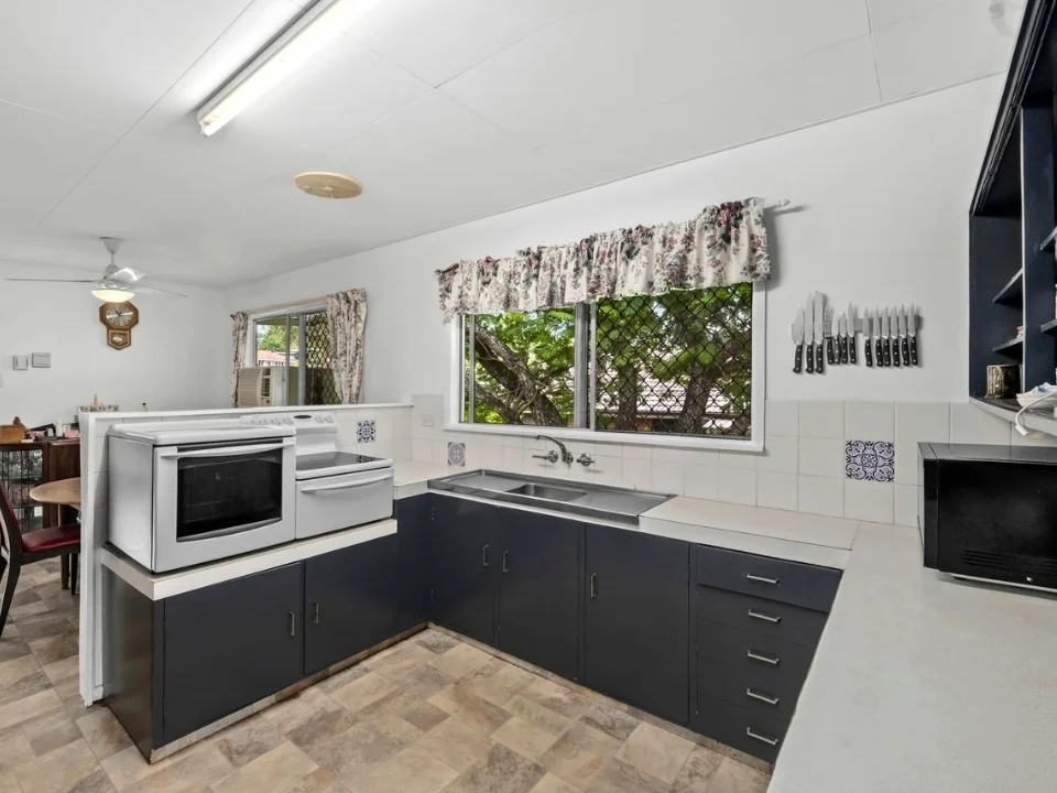 Additional image 3 of 105 Minto Crescent, Arana Hills QLD 4054