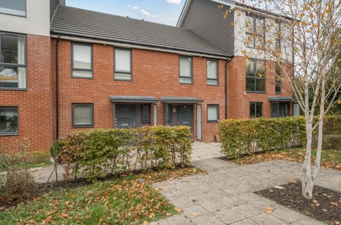 Woolhampton Way, Reading, Berkshire RG2