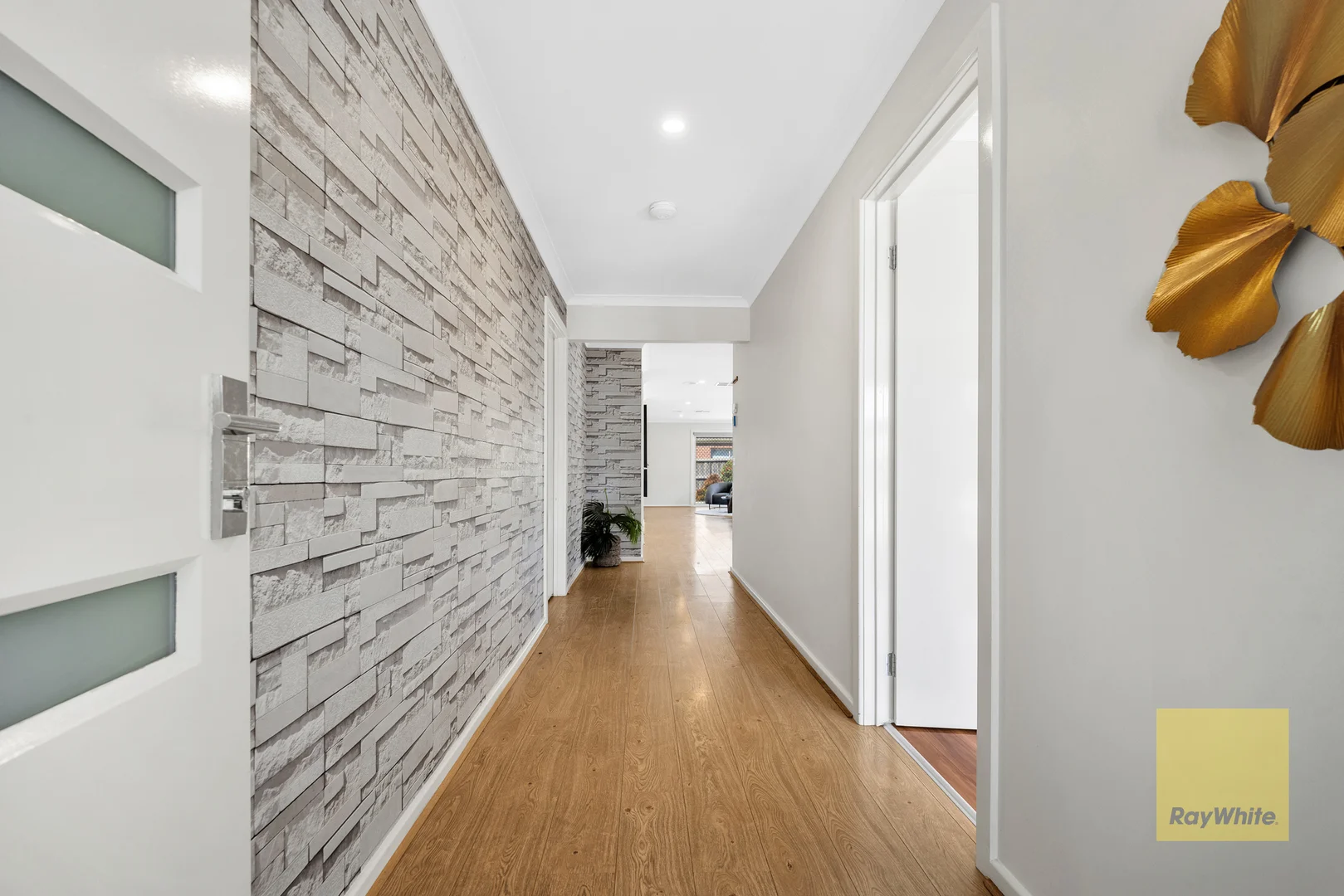 Additional image 2 of 13 Edwin Close, Manor Lakes VIC 3024