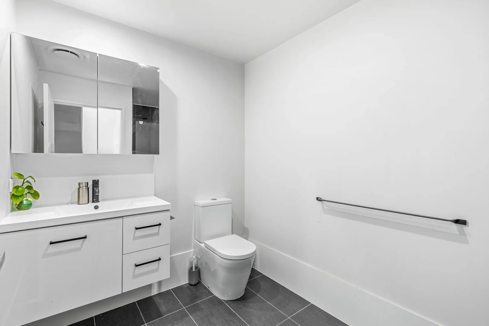 Additional image 12 of 1001/2 Charles Street, Charlestown NSW 2290