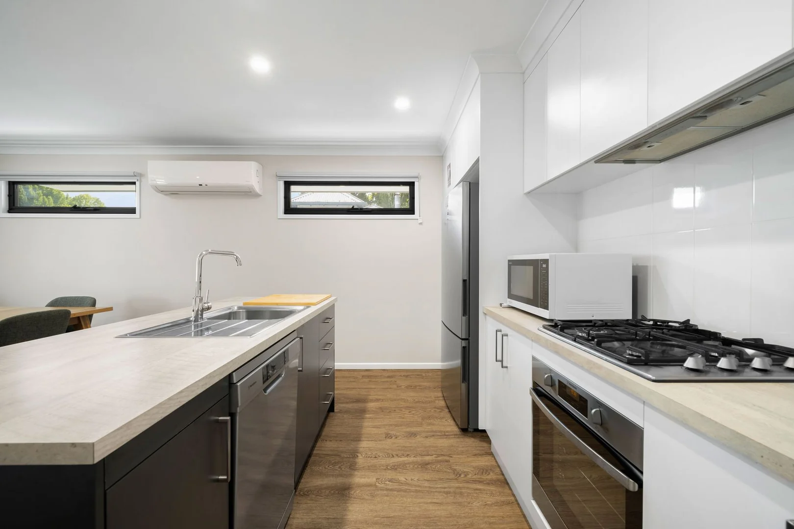 Additional image 4 of 2 & 3/4 Butler Court, Bright VIC 3741