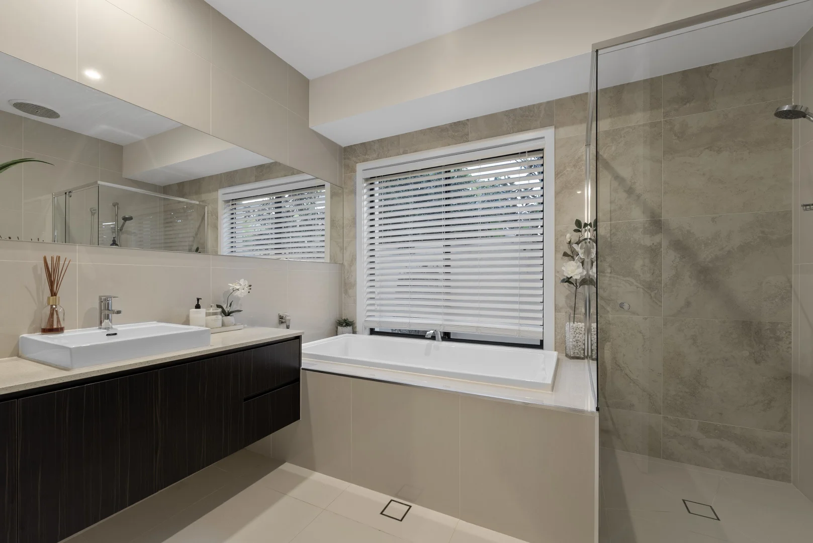 Additional image 19 of 2567 Cressbrook Drive, Hope Island QLD 4212