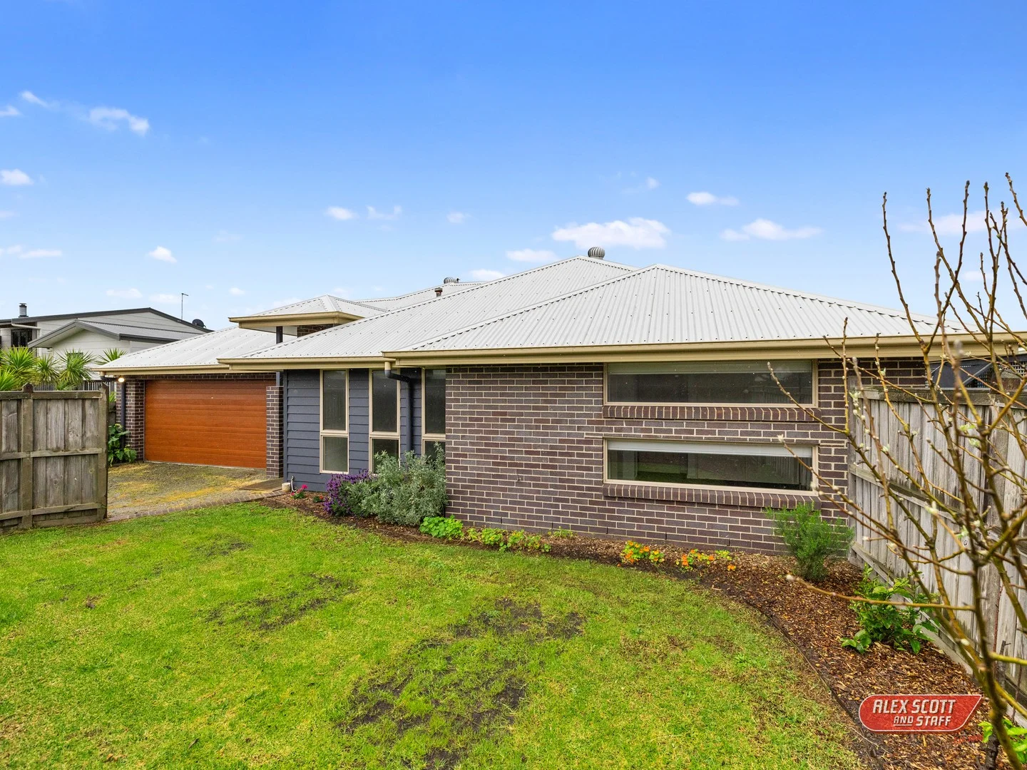 8 Malcalm Avenue, Surf Beach VIC 3922