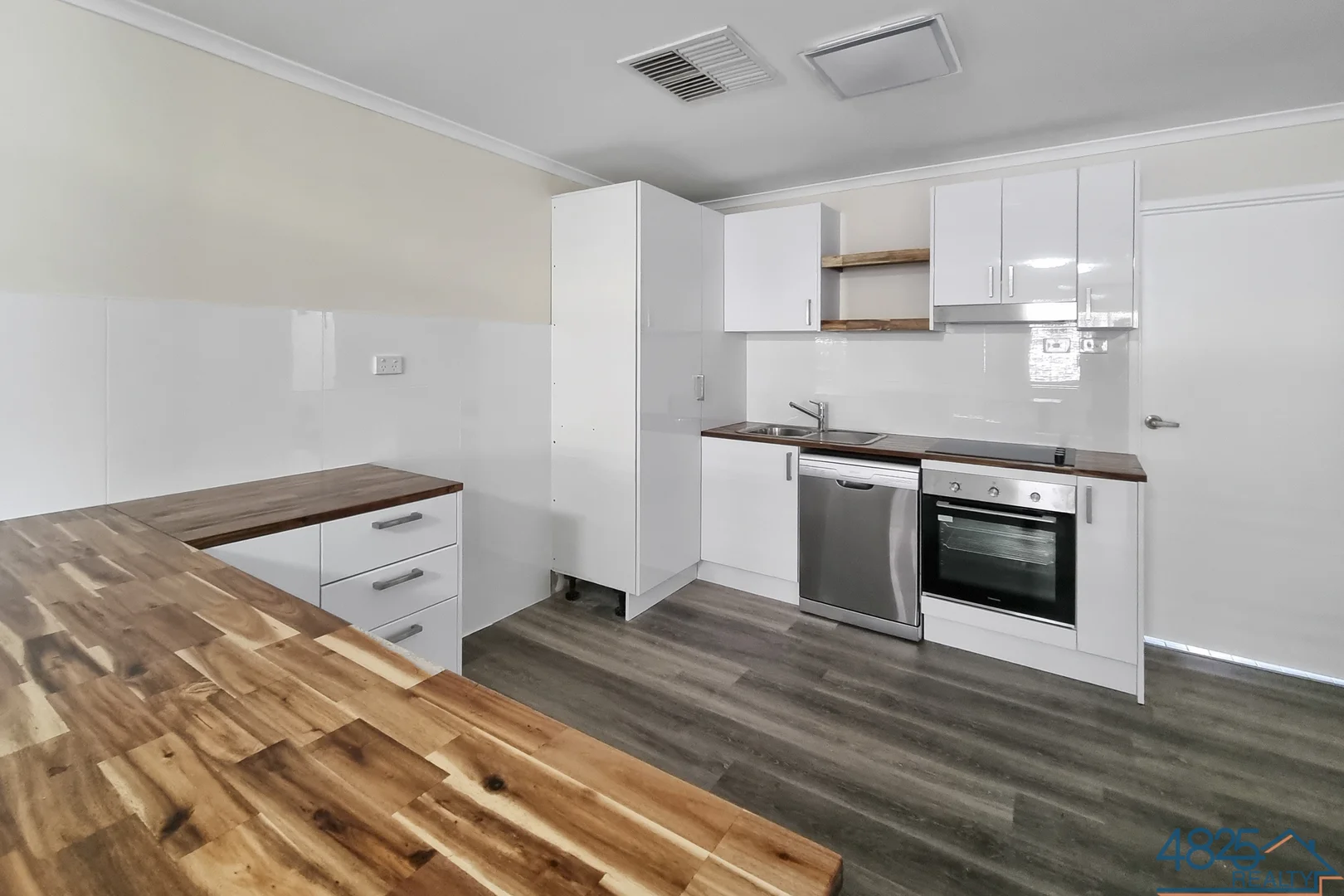 Additional image 2 of 9 Fourth Avenue, Mount Isa QLD 4825