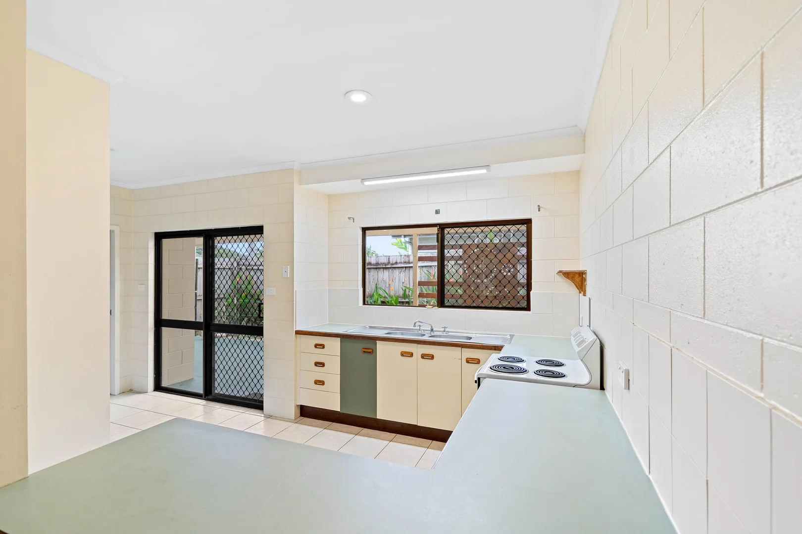 Additional image 4 of 31 McFarlane Drive, Kanimbla QLD 4870