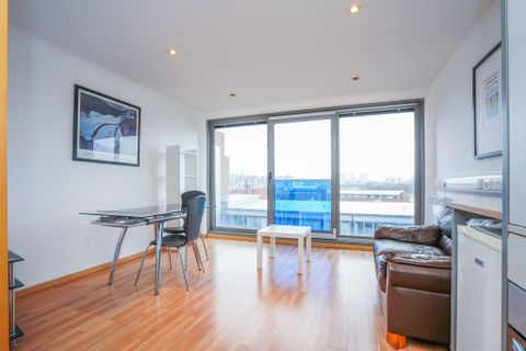 Regent Street, Leeds LS2, Studio to rent