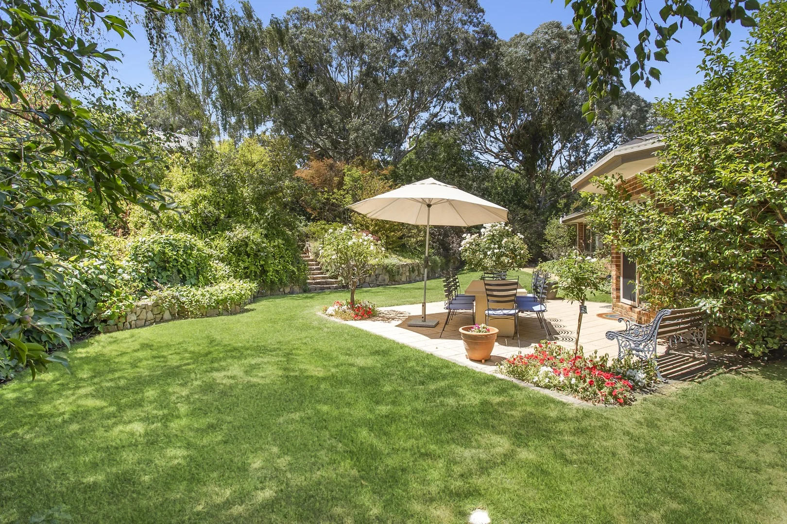 43 Halloran Drive, Jerrabomberra NSW 2619