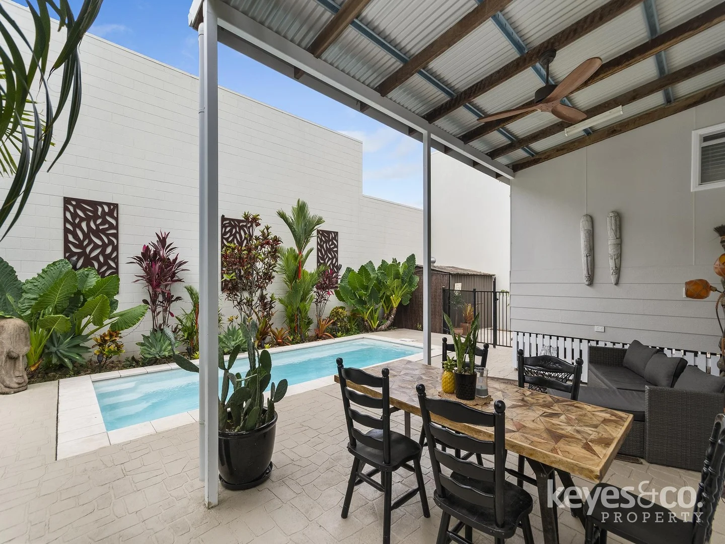 2 The Avenue, Hermit Park QLD 4812