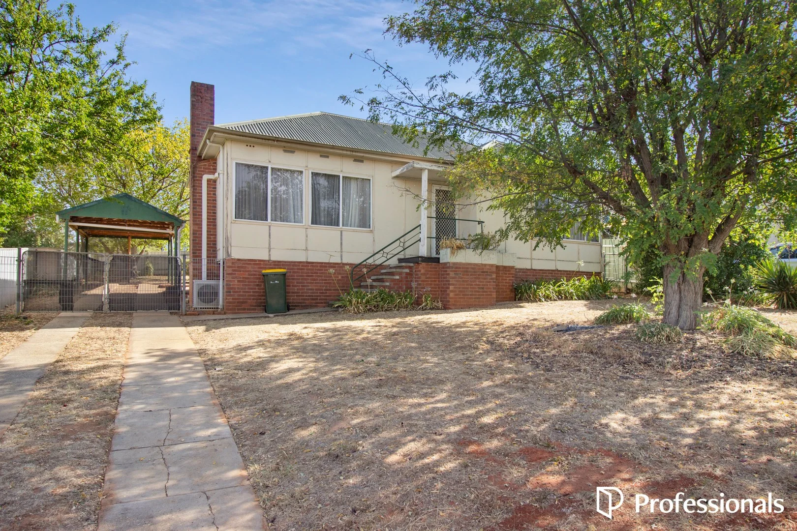 150 Macleay Street, Mount Austin NSW 2650