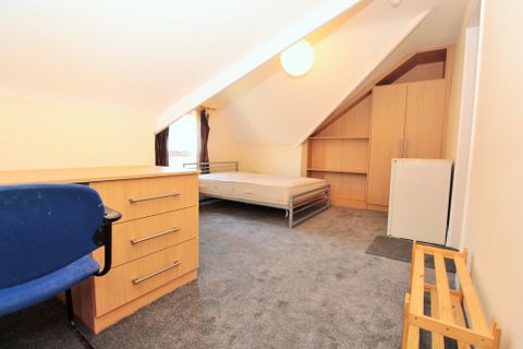 South Street, Reading RG1, Studio to rent