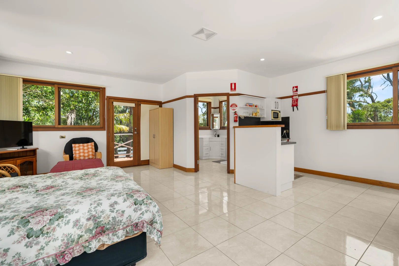 Additional image 20 of 284 River Road, Sussex Inlet NSW 2540