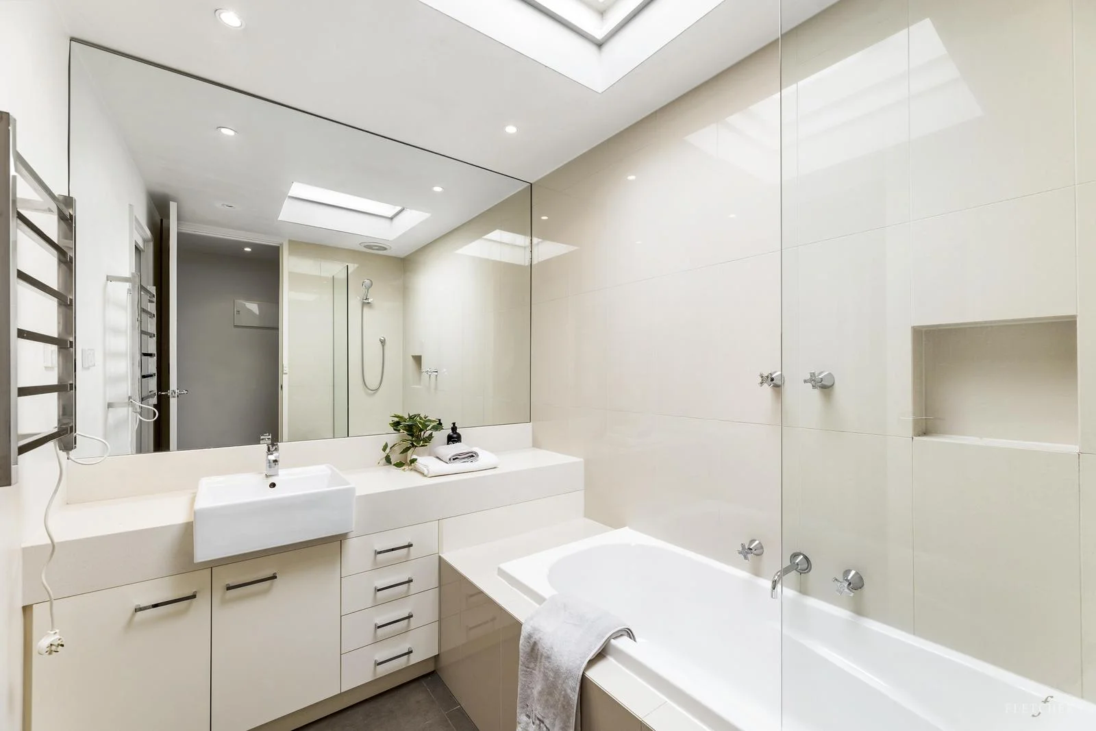 Additional image 9 of 1/45 Canterbury Road, Canterbury VIC 3126