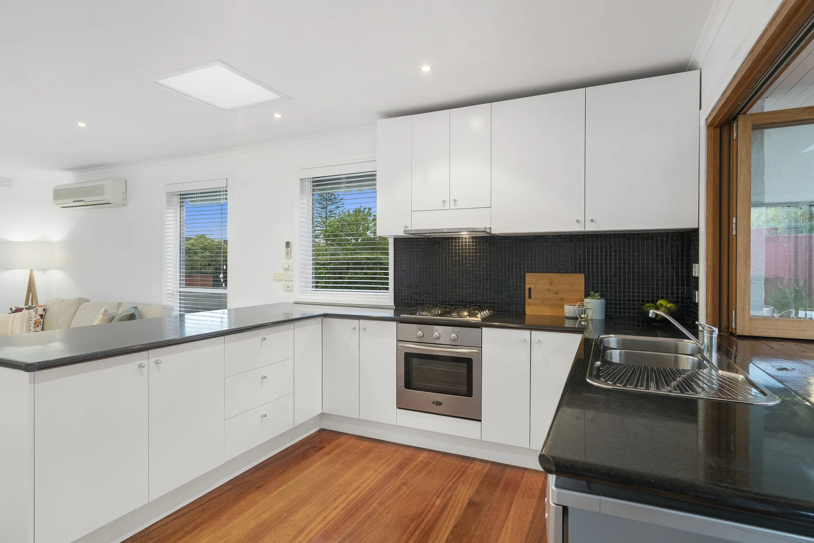 Additional image 10 of Unit 12/22 Kelly Ave, Hampton East VIC 3188