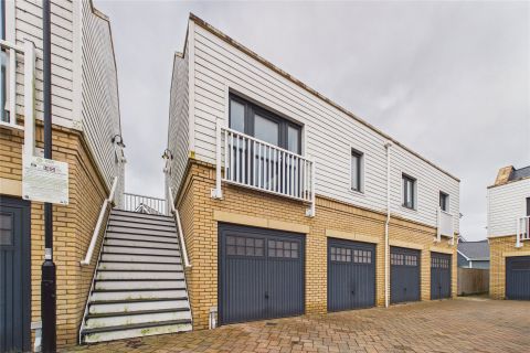Candlewood Drive, Reading, Berkshire RG2