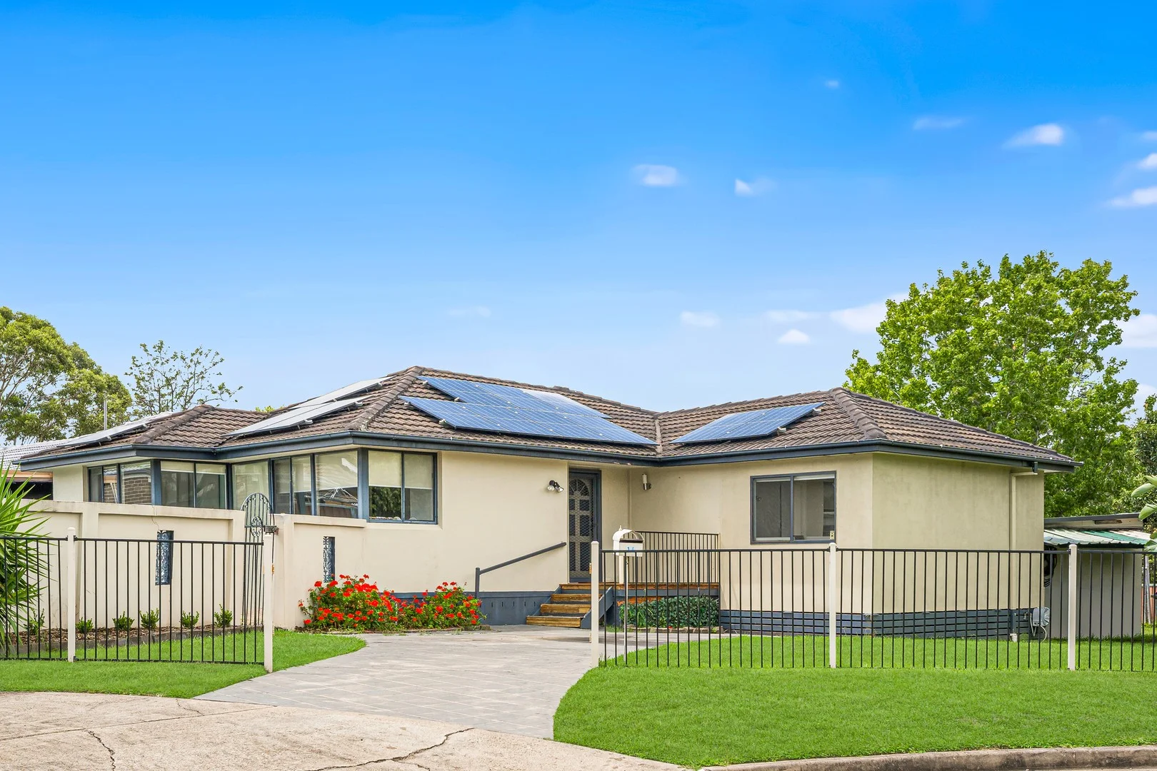 16 Little Street, Cambridge Park NSW 2747