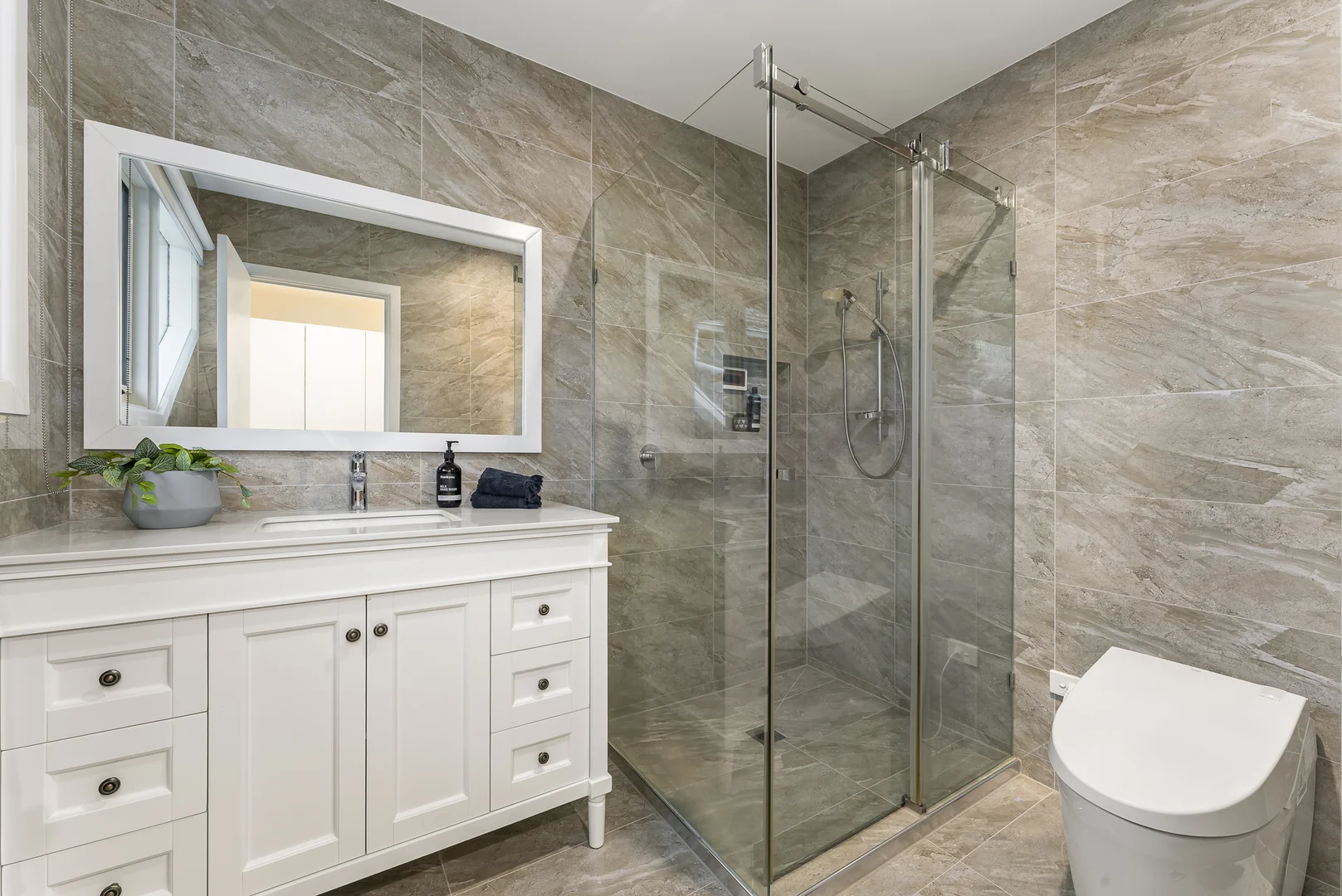 Additional image 16 of 20 Rubens Grove, Canterbury VIC 3126