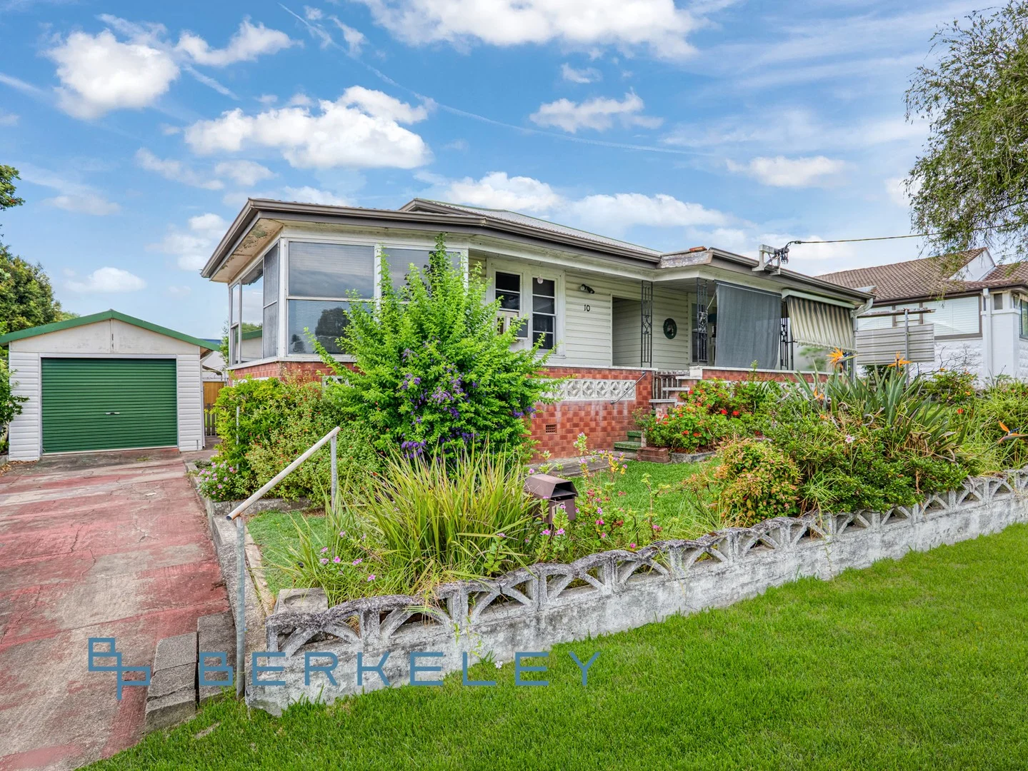 10 Fourth Street, Booragul NSW 2284
