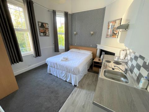 Bath Road, Reading RG1, Studio to rent