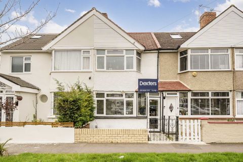 Saxon Avenue, Hanworth TW13