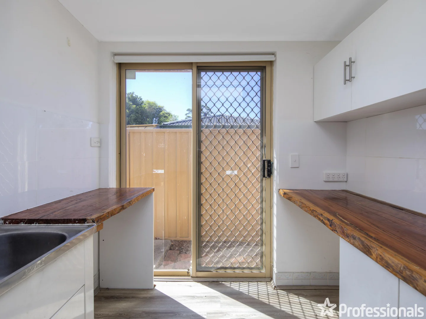 Additional image 15 of 52 Riverside Lane, Seville Grove WA 6112