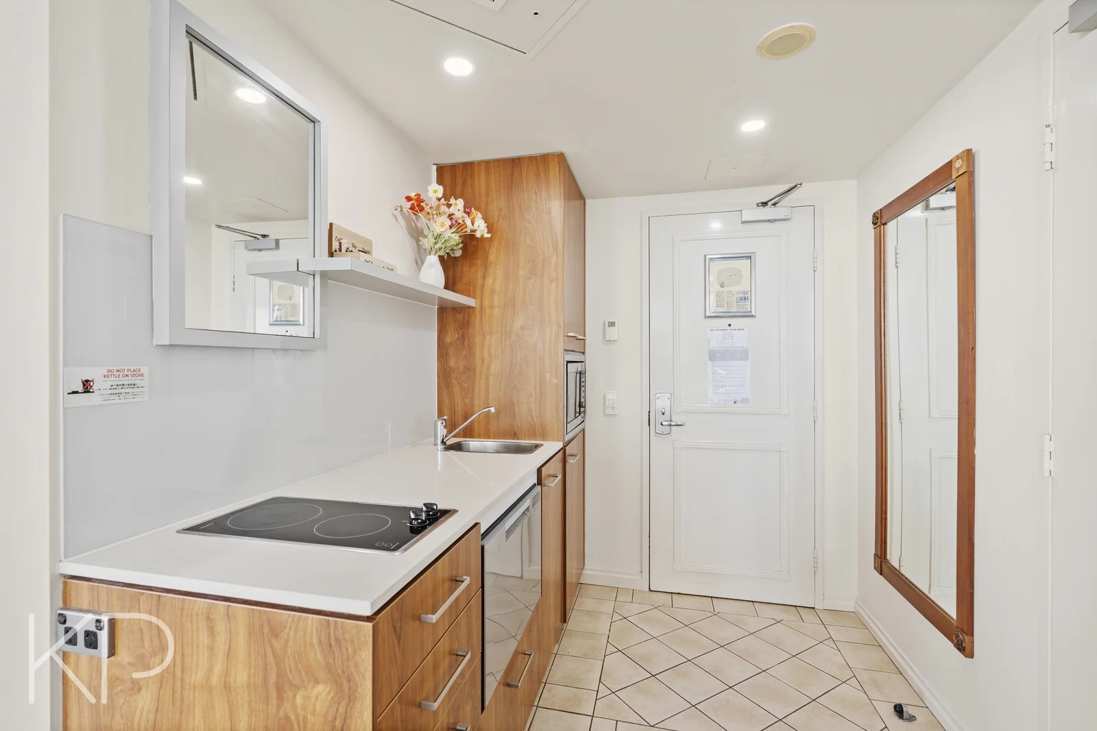 Additional image 4 of 907 & 908/25 Laycock Street, Surfers Paradise QLD 4217