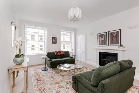 Second Floor Flat, Great Bedford Street, Bath BA1