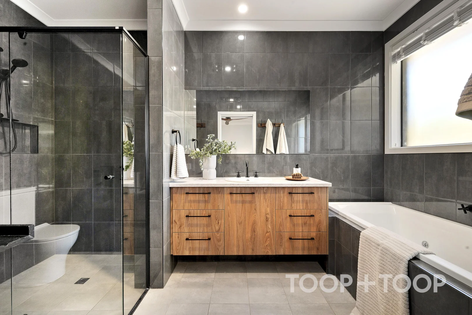 Additional image 8 of 33 Pine Lodge Crescent, Grange SA 5022