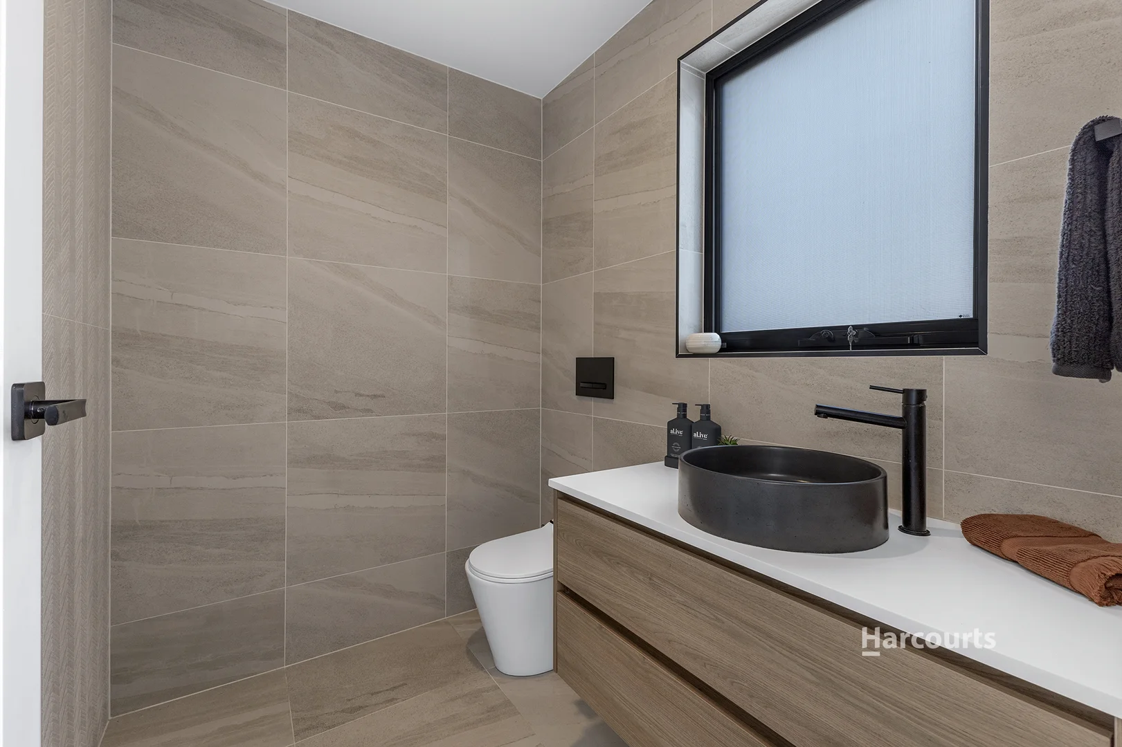 Additional image 16 of 2/4 Arnold Street, Penguin TAS 7316