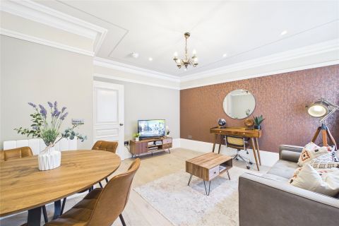 The Forbury, Reading, Berkshire RG1
