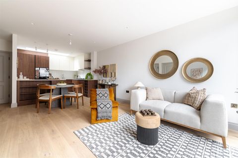 Rosewood Close, South Woodford E18, New home
