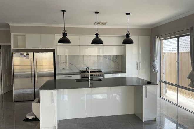 8 Mulloway Street, Two Rocks WA 6037