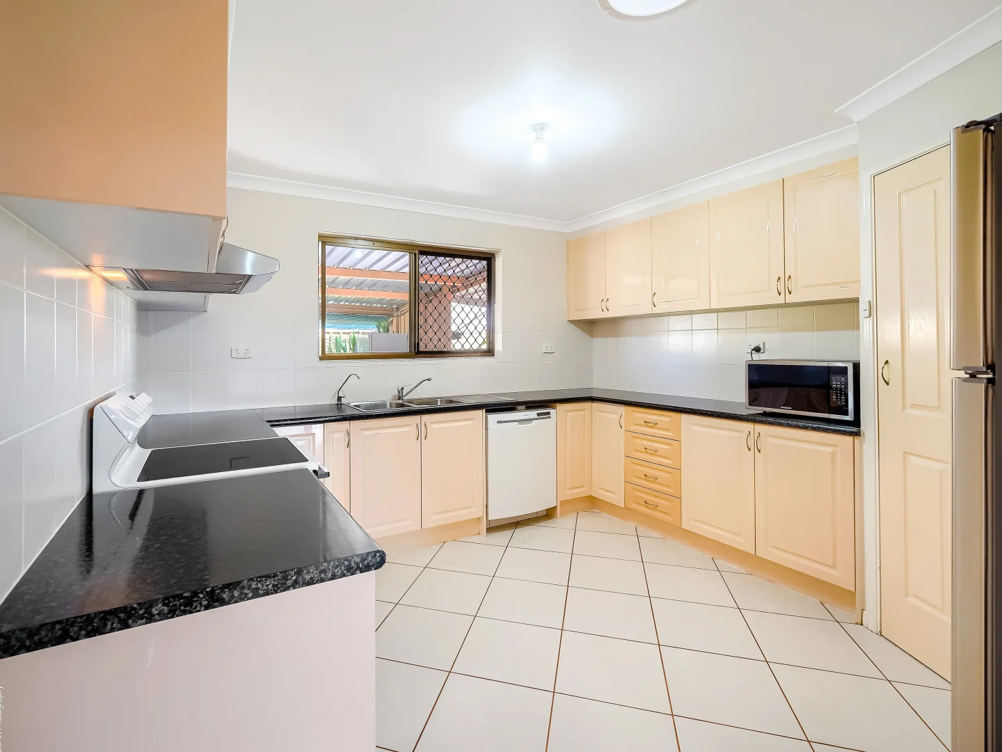 Additional image 11 of 32 Hansen Street, Urangan QLD 4655