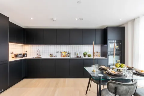 Quest House, Escapade Place E14