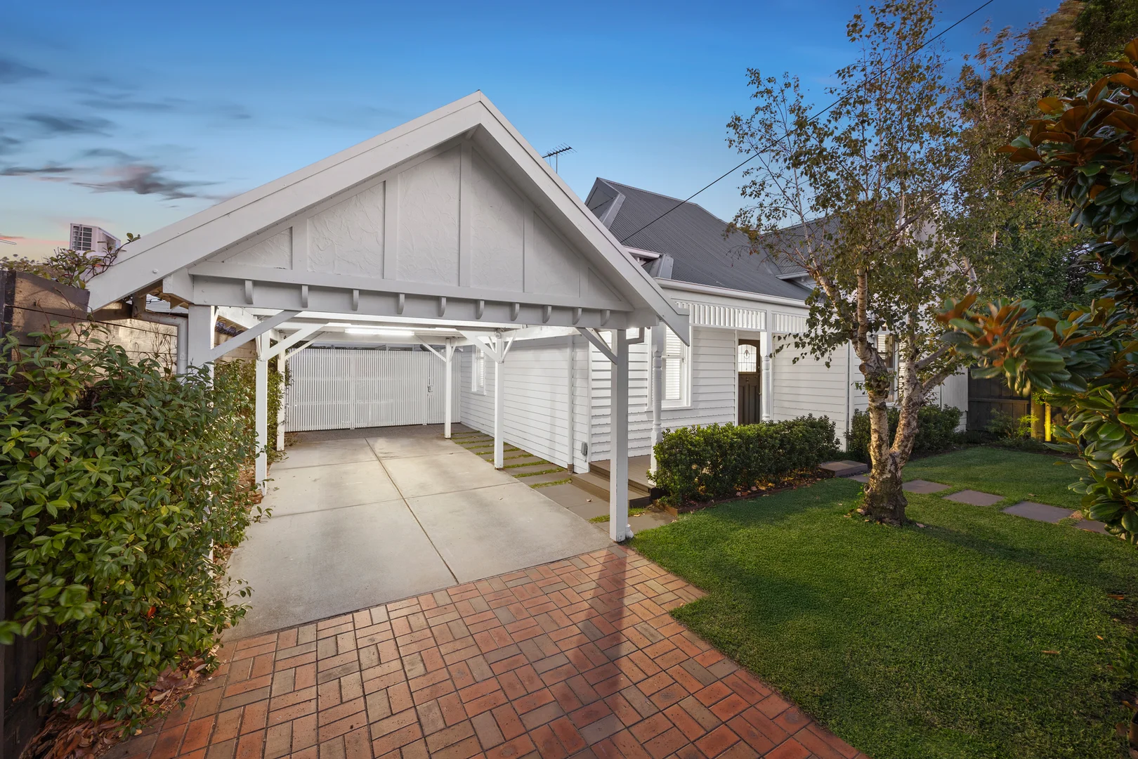 Additional image 2 of 16 Foam Street, Hampton VIC 3188