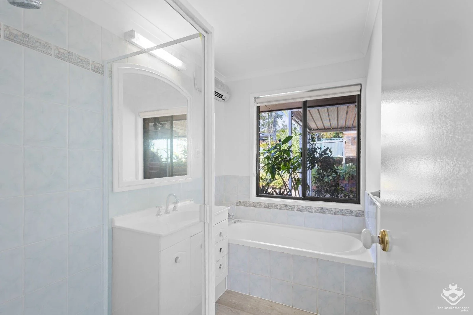 Additional image 15 of 4 Berri Place, Helensvale QLD 4212