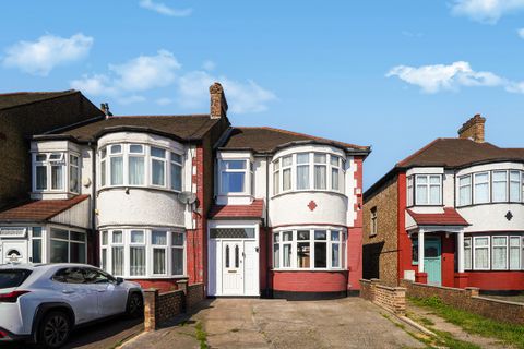 North Circular Road, London N13
