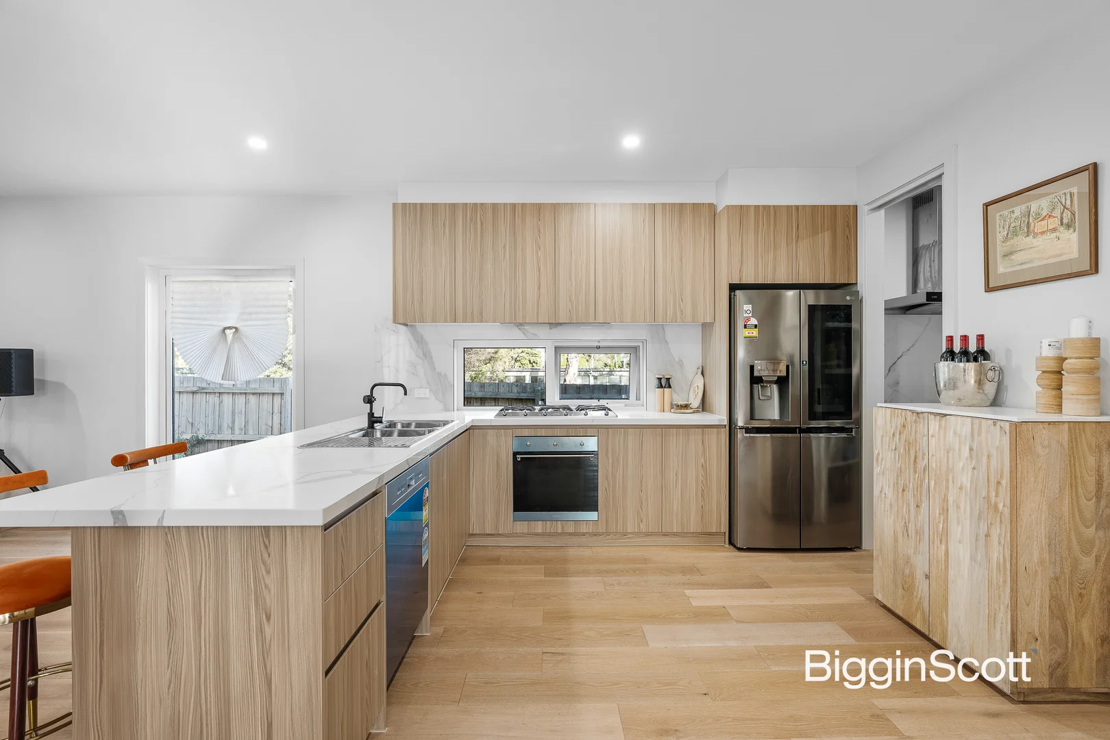 Additional image 4 of 2/15 Packham Crescent, Glen Waverley VIC 3150