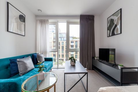 Juniper Drive, London SW18, Studio to rent