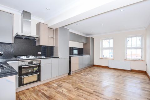 Caversham Road, Reading RG1