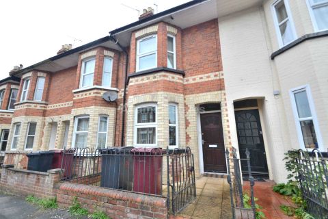 Swainstone Road, Reading, England RG2