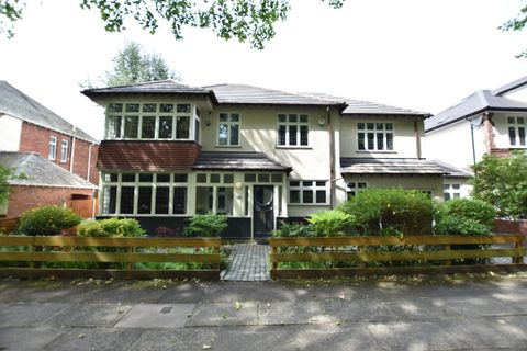 Dudlow Lane, Calderstones, Liverpool. L18