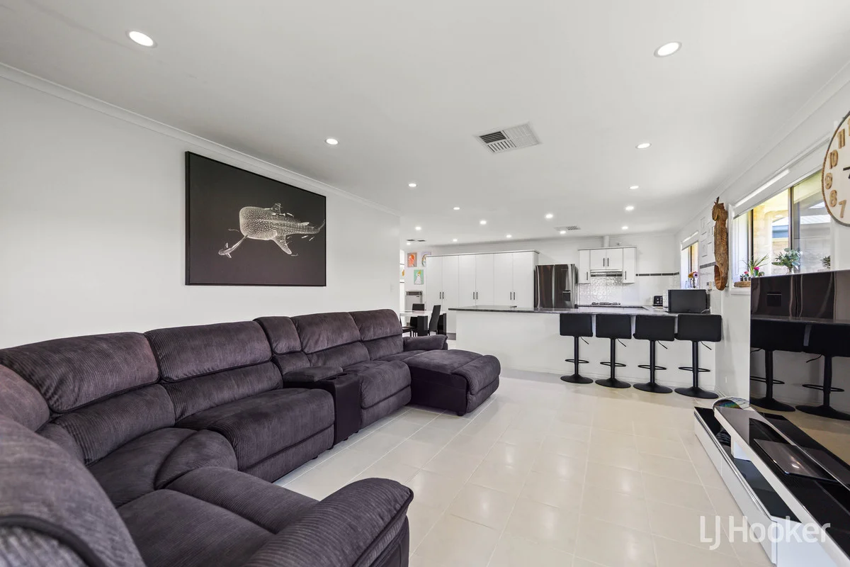 Additional image 10 of 2 Tangarine Court, Munno Para West SA 5115