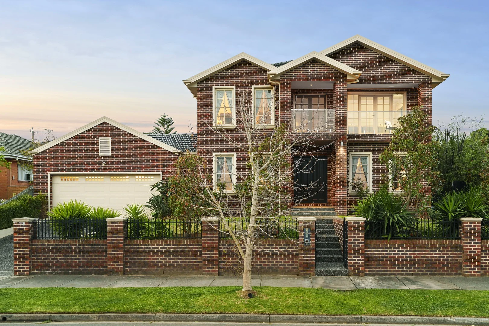 11 Meadowbank Avenue, Doncaster VIC 3108