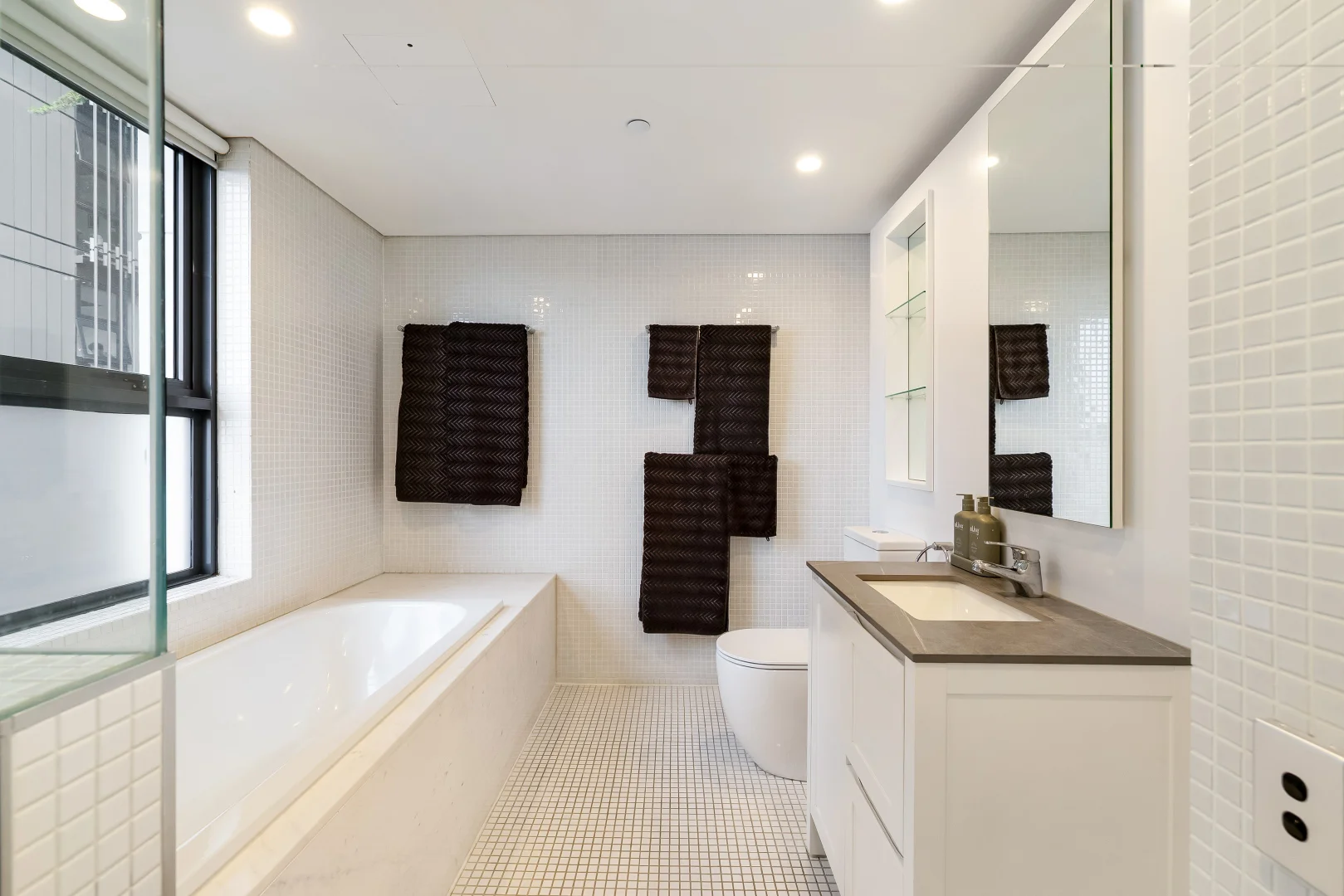 Additional image 7 of 1408/30 Glen Street, Milsons Point NSW 2061