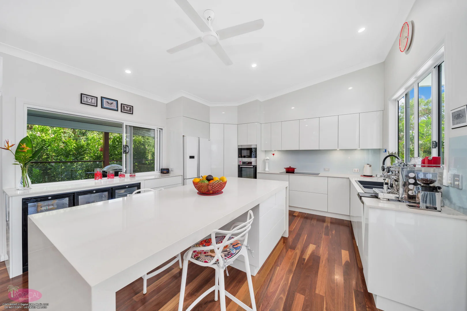 43 Mission Dr, South Mission Beach QLD 4852