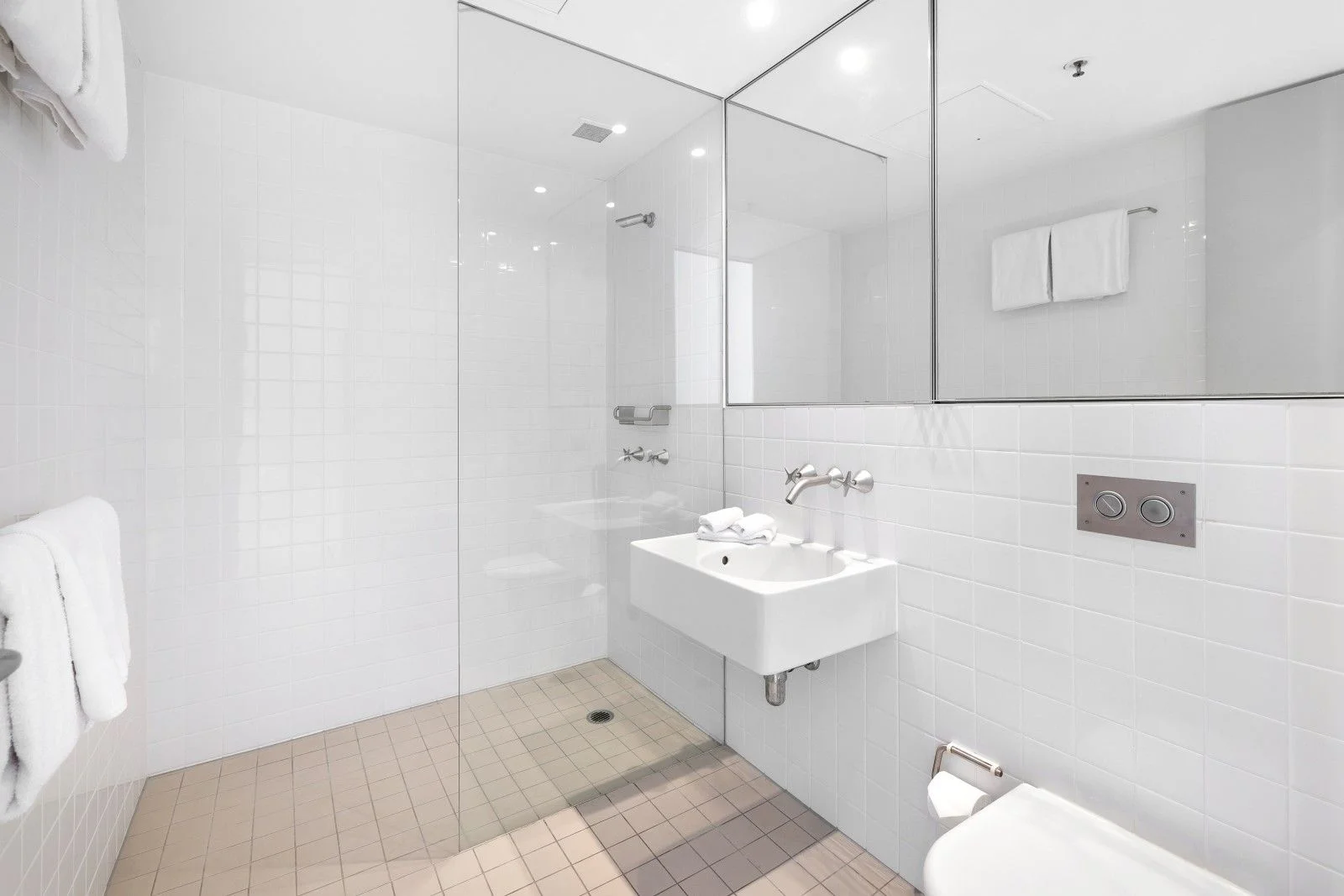 Additional image 17 of 2401/159 Old Burleigh Road, Broadbeach QLD 4218