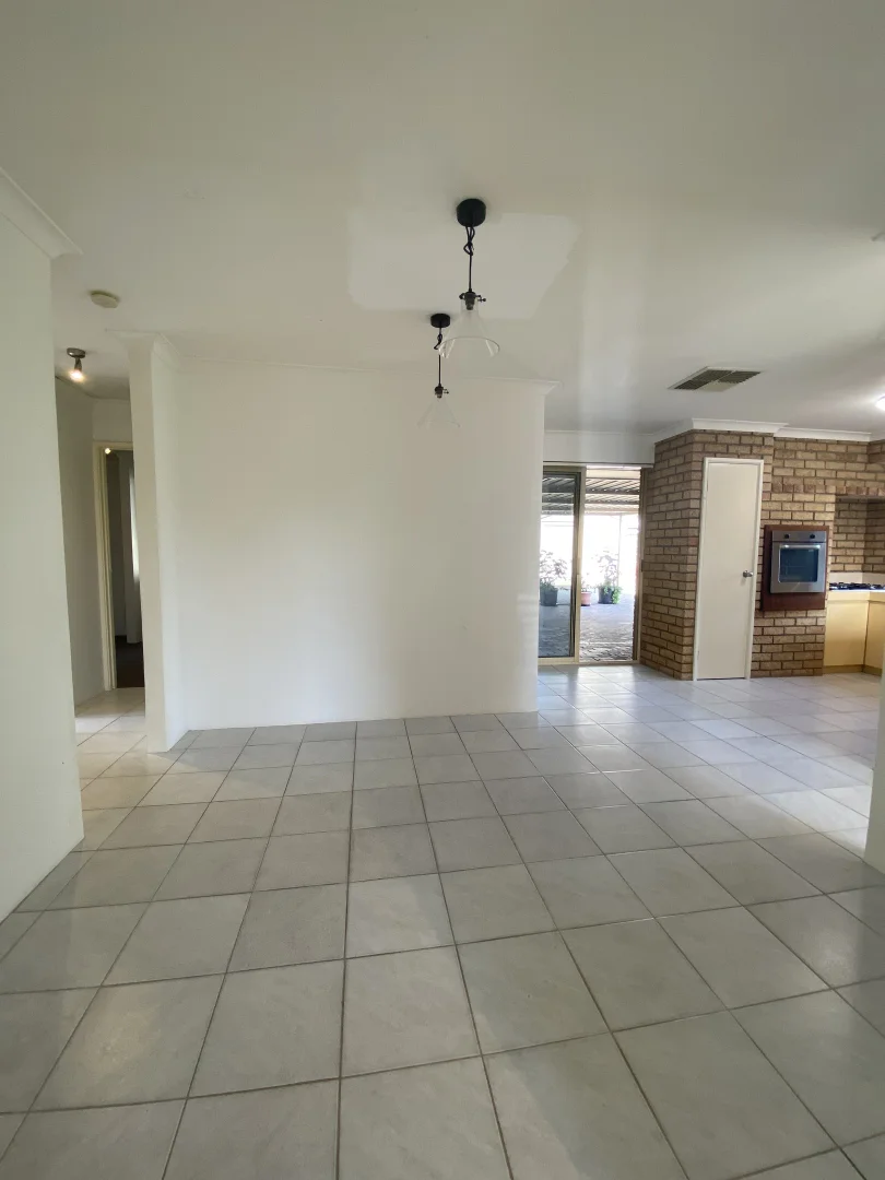 Additional image 4 of 17 Jeavons Place, South Lake WA 6164